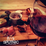 SPUTNIC - タパス〔小皿料理〕とワインを楽しんでもらうお店です