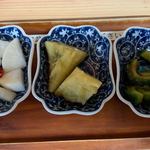そば処 長嶺庵 - 漬物3種盛り（セルフ）