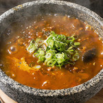Doragon Gyouza Ryuuou - 赤い石焼麻婆豆腐