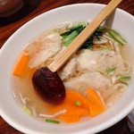 Shanhai Karyuu - 【2019.10.15(火)】本日のランチ①(塩味ワンタンラーメン＋五目チャーハン)780円の塩味ワンタンラーメン