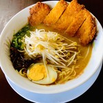 Tontarou - みそカツラーメン