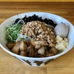 麺屋 しん蔵 - 二本松市根崎
      麺屋 しん蔵
      
      魚介まぜそば  850円 (麺少な目　野菜少な目)
      追い飯  100円　味玉 100円)
      
      