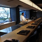 割烹 傳承ゑ美寿 - カウンター席がオススメ
      個室もあるらしい