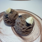 Fujiya 1935 - 2012年2月気泡をたくさん含ませた黒豆のパン