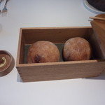 Fujiya 1935 - 2012年2月冷めにくい様に、木箱に入ったパン。