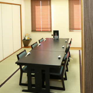 和の趣が心落ち着く4部屋の個室は8名様～ご利用可能♪接待などのおもてなしに最適◎