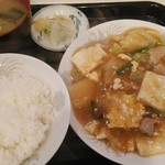 ラッキー飯店 - 豆腐と野菜のうまに定食