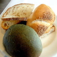 24/7 restaurant - パンのバイキング1回目です（この後2回も行きました）