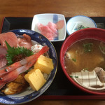 海鮮屋まるなん - 海鮮丼