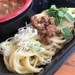 mazesobara-menwizu - 麺の下にタレがあり、混ぜれば台湾まぜそば（大つけ麺博 美味しいラーメン集まりすぎ祭）