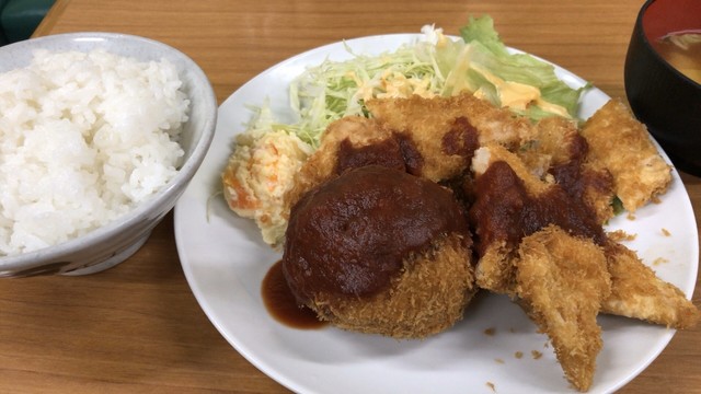 Kitchen House Caravan photo 2