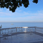 coku - 朝陽が差すテラス