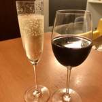 ラガッツァ - スプマンテ（ブリュット）と有機赤ぶどうジュース