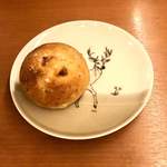 ラガッツァ - 
      じゃが芋のフォカッチャ
      
      パリパリの表面に中はもっちり