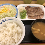 松屋 - 牛焼肉定食定期券使用で530円と大変お値打ち。