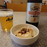 中華料理　みかみ - ビールは450円（お通し～今回は冷奴～は、サービス）
