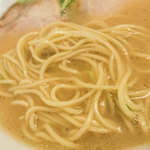 なおちゃんラーメン - 濃厚ながらもまろやかな豚骨スープに自家製麺。めちゃ美味しかった。