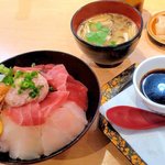 回転寿司　すし丸 - 秋季限定ランチメニュー「まぐろ海鮮丼」