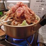 西尾さん - ジンギス豚（横から）