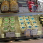 パステル 恵比寿店 - ショーケースにずらり