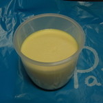 パステル 恵比寿店 - なめらかぷりんとテイクアウト用の青い袋