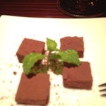 BAR AIRE - ラガヴーリンの自家製生チョコ