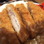 アチュン - カツカレー、カツの断面