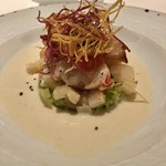 カランドリエ - オマール海老、根セロリ、根パセリ。上は、サツマイモ