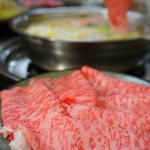やすだ - 今日は福岡県産の牛肉♪
      しゃぶしゃぶは税抜き3500円！