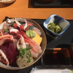 さかなや工房海鮮蔵 - 海鮮丼(上)