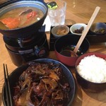 Izukougembiruumaimondokoro - あら煮定食と渡り蟹のお味噌汁