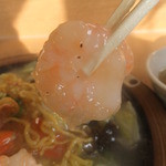 中華屋台 加匠 - 海老あんかけ焼きそばの海老のアップ　【　２０１２年２月　】