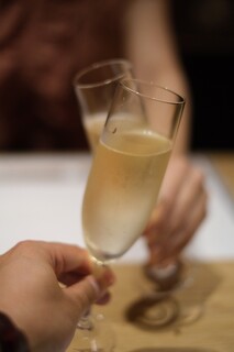Koube Gyuu Shabushabu Omoki Hanare - シャンパンで乾杯