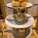 Golden Kinnaree Buffet Restaurant - (2018.12)