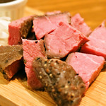 Kamishakumura - 自家製・牛肉のローストなど一品料理20種類〜