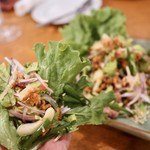 酒とタイ料理 ピッサヌローク - ネームクルック（発酵ソーセージとおこげのサラダ）