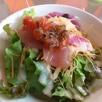 オステリア アックアインボッカ - カルパッチョ風サラダ