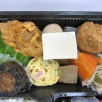 青葉 - 煮しめ、鶏の唐揚げ等