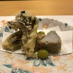 旬菜 おぐら家 - 京都の海老芋と舞茸の天ぷら。
      美味し。