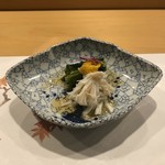 旬菜 おぐら家 - ワタリガニと鬼三つ葉の酢の物。
      美味し。