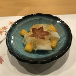 旬菜 おぐら家 - デザートの柿と梨。
      美味し。