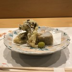 旬菜 おぐら家 - 京都の海老芋と舞茸の天ぷら。
      美味し。