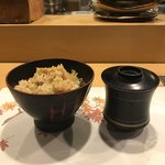 旬菜 おぐら家 - 鮎ご飯と味噌汁。
      美味し。