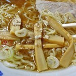 三吉屋 - 中華そば（コショウが合います）