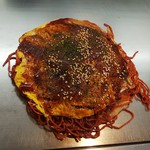 お好み焼き たけとんぼ - 肉玉そばピリ辛麺 税込830円 (2019.10.16)