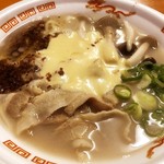 燻製濃厚豚骨ラーメン〜チーズソースがけ〜