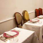 ペレグリーノ - ☆テーブル席はカウンターのような雰囲気(#^.^#)☆