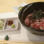 Kuzushi Kappou Sawa - ランチ(牛トロ飯)