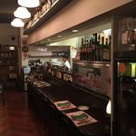 アンティカ オステリア バーチョ - カウンター席の様子です