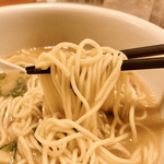 瓢太 - 麺は中細麺な感じで今日は何も言ってないけどちょっとカタだね（笑）